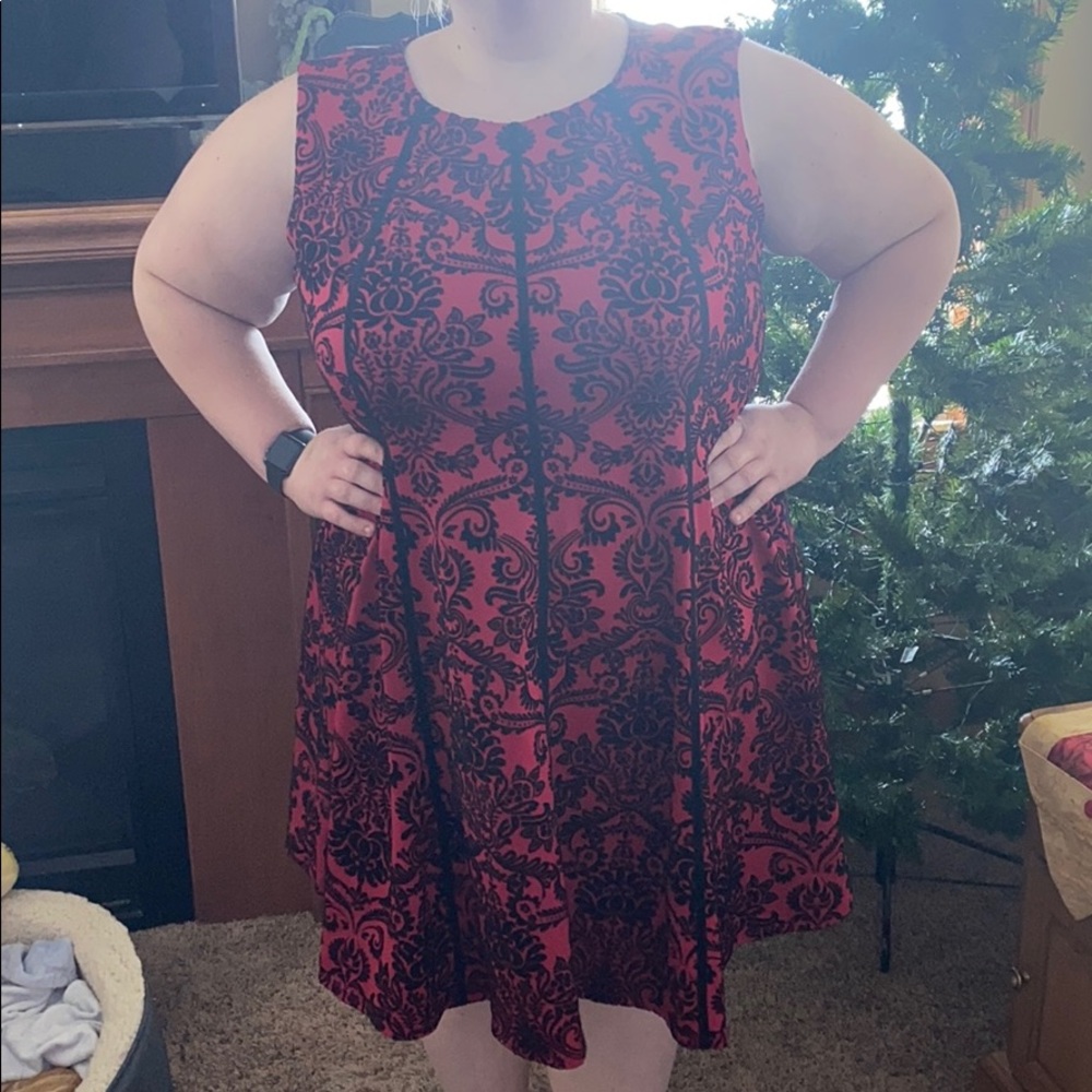 Roz and Ali red knee length dress!! Size 22!!